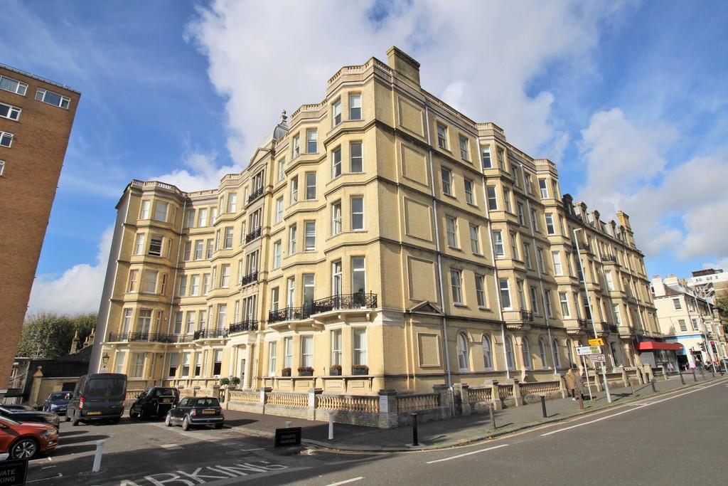 Grand Avenue, Hove