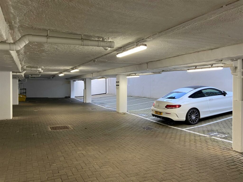 Russell Mews, Brighton